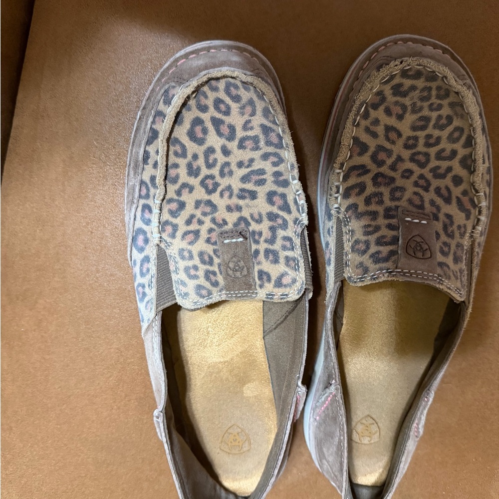 Leopard Print Slip-On Shoes